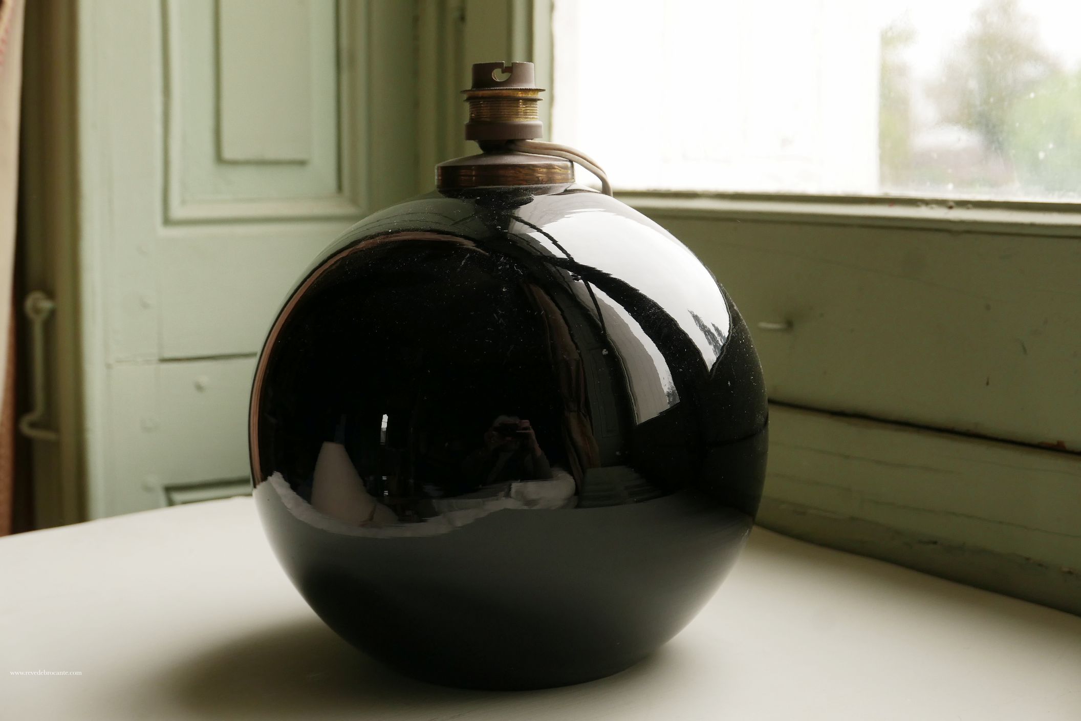 Lampe boule en opaline noire années 30/40 attribué à Adnet - Rêve
